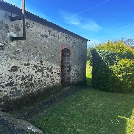 Lovely In Loire For 10 度假居 *